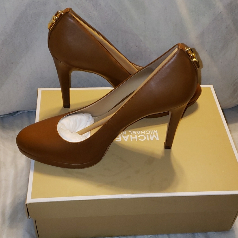 Micheal Kors Antoinette Pumps